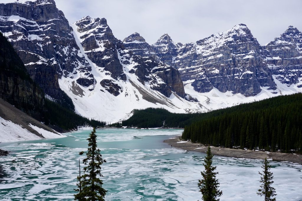 Moraine Lake, Banff National Park by Dylannother, CC BY-SA 4.0, via Wikimedia Commons