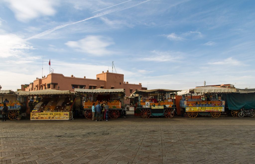 Jemaa el-Fnaa, Marrakech by Alexey Komarov, CC BY 3.0, via Wikimedia Commons